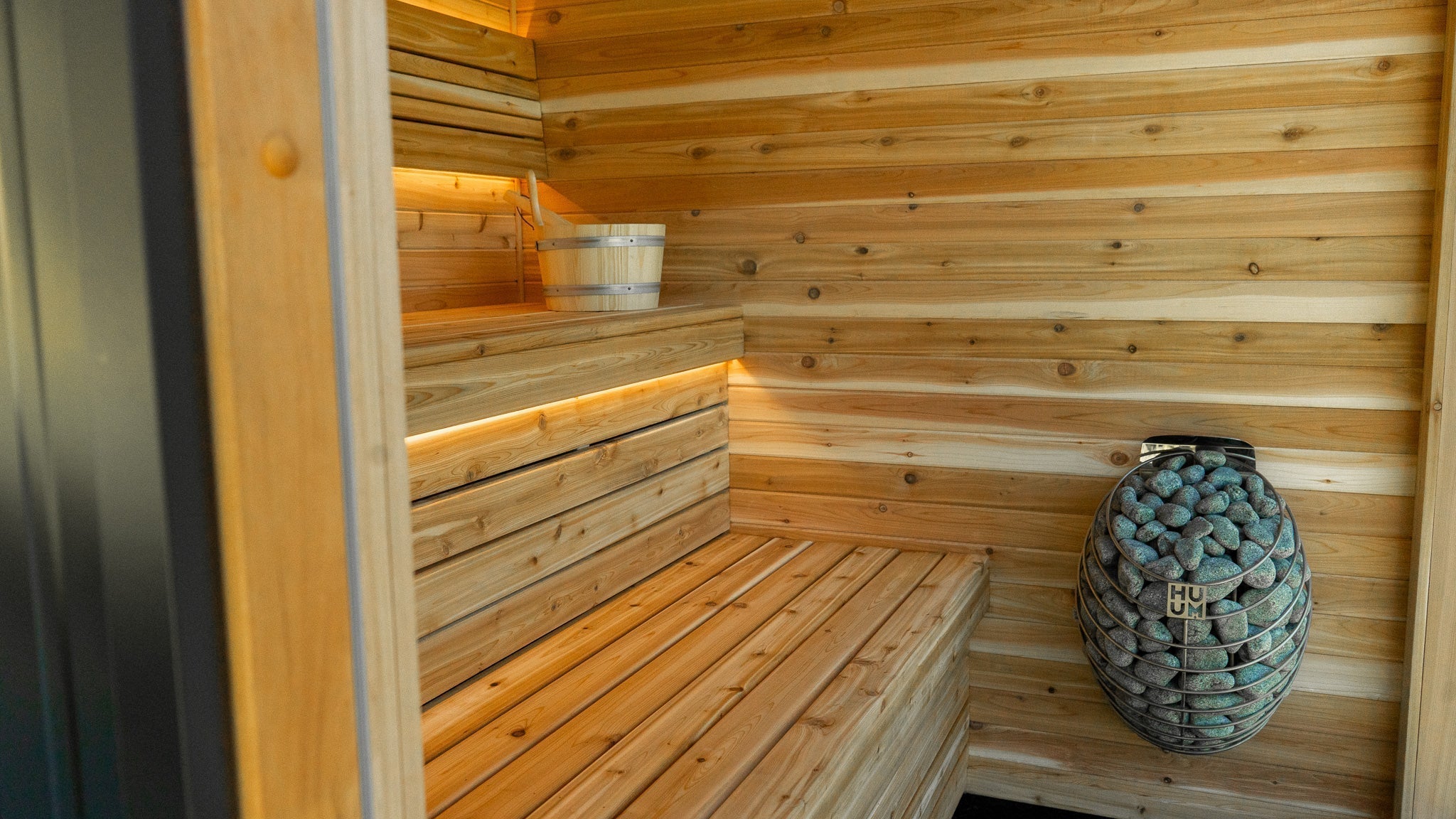 Kelowna – Crane Install for Tight-Fit Mini Mode Sauna