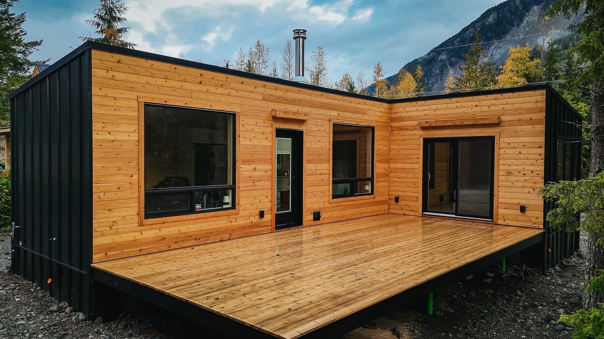 Sunshine Valley — The Nook Retreat with Sauna & Outdoor Shower