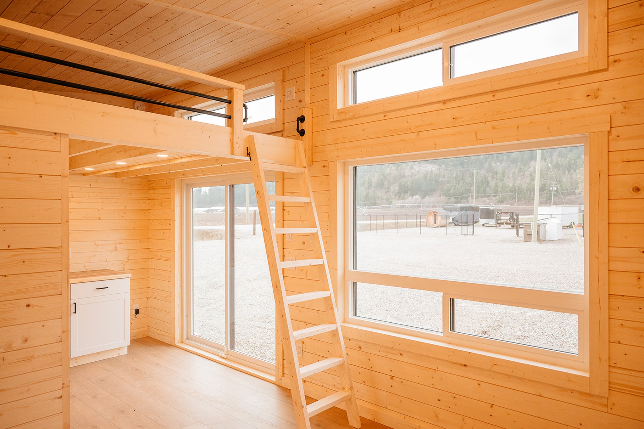 11.5' x 20' Modern Cabin