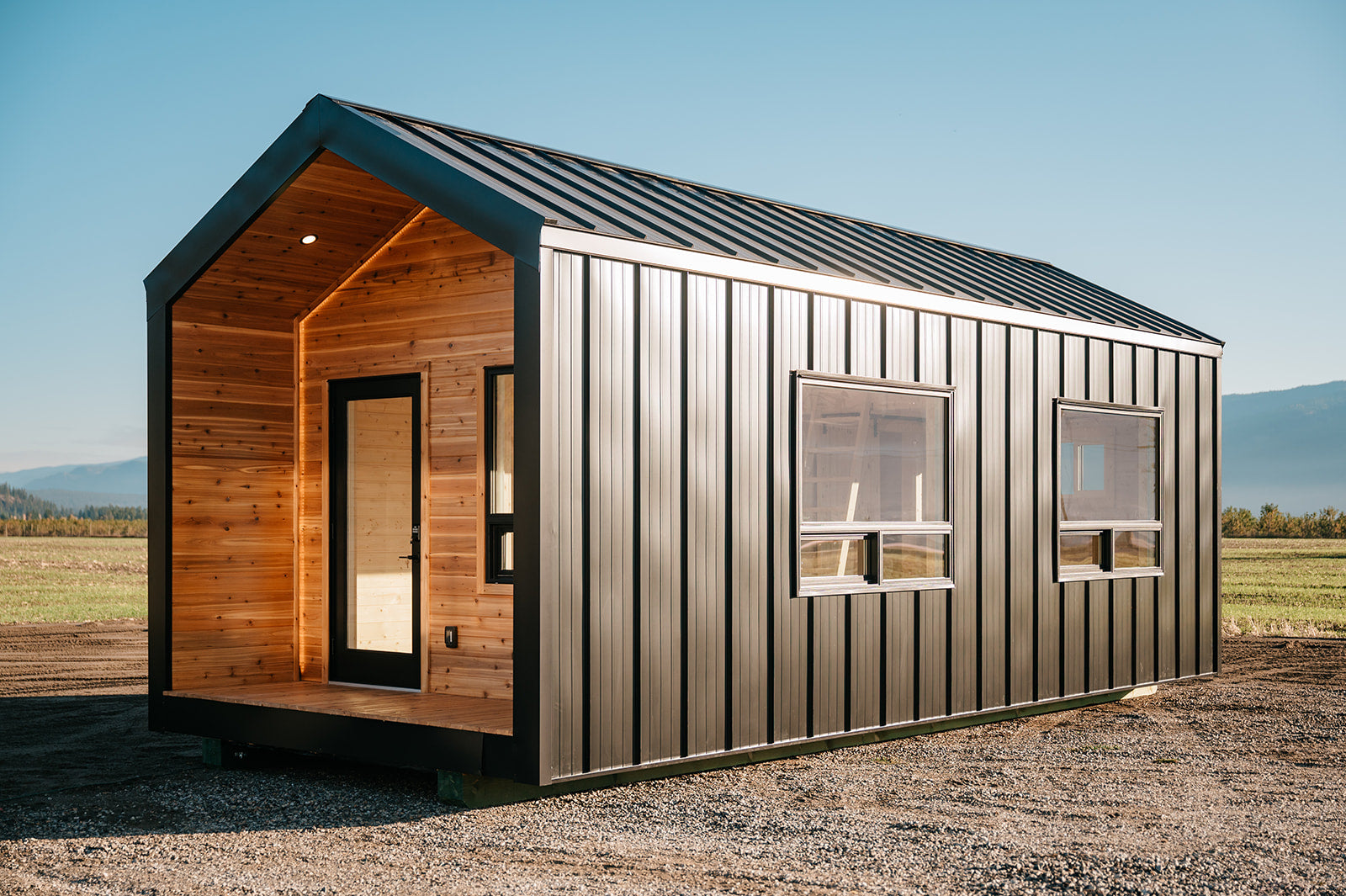 11.5' x 27' PEAK Cabin